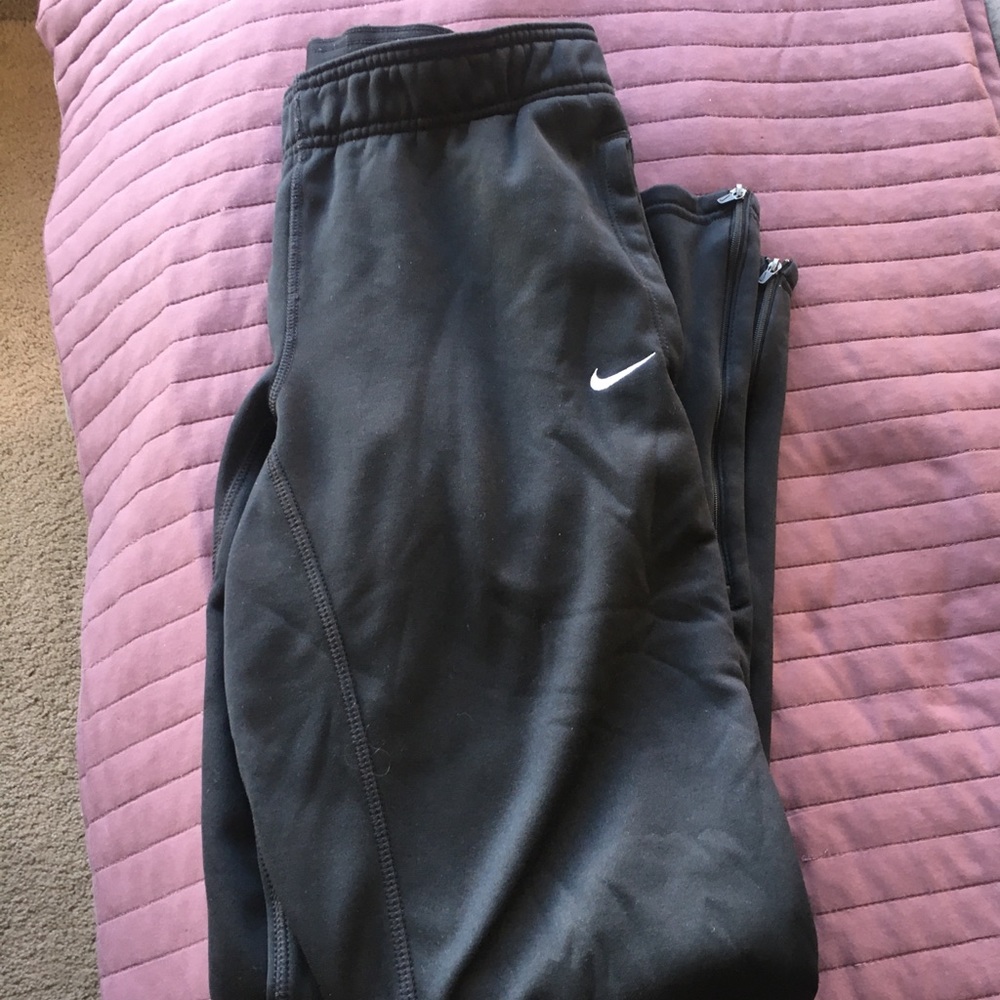 Nike therma fit sweat pants!